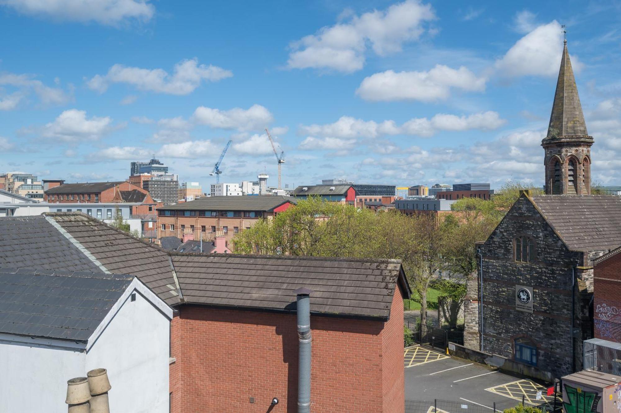 Central Belfast Apartments Queen'S Hideaway المظهر الخارجي الصورة