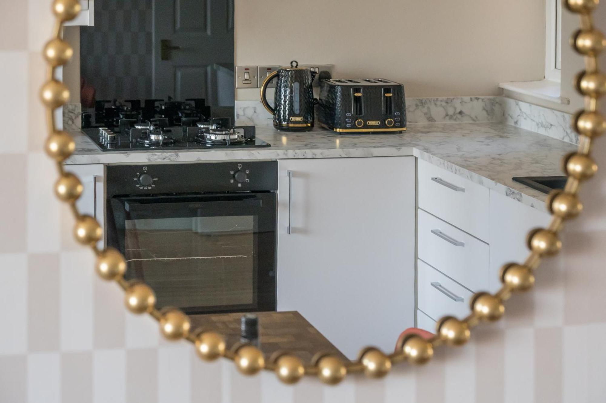 Central Belfast Apartments Queen'S Hideaway المظهر الخارجي الصورة